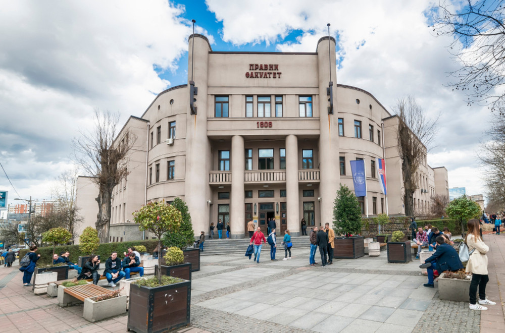 Dan D je prošao; Nema letnjeg raspusta?