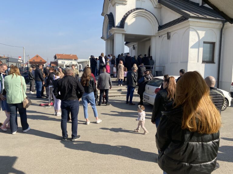Vjernici ispunili crkvu Sv. Pantelejmona u Bijeljini: Čista nedjelja prilika za pričešće