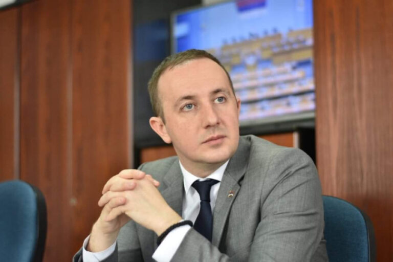 Bodiroga: Stevandić treba da podnese ostavku, pet poslanika SNSD-a pregovara sa SDS-om