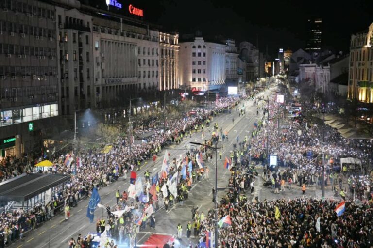 Beograd ništa slično ne pamti: „Pumpaj, pumpaj“ odjekuje Terazijama