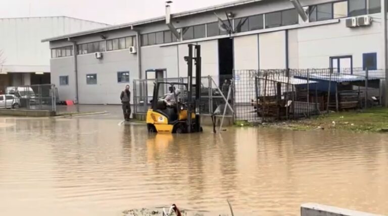 Potop u Poslovnoj zoni Ramići: „Ovako kritičnu situaciju još nismo imali“