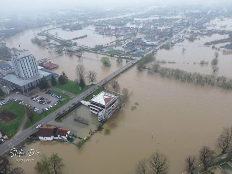 Višković: Vlada će pomoći lokalnim zajednicama pogođenim poplavama iz Fonda solidarnosti