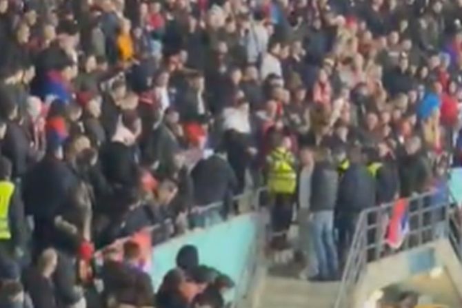 Haos u Beču: Srpski navijači se potukli tokom meča protiv Austrije, obezbeđenje ih odmah izbacilo!