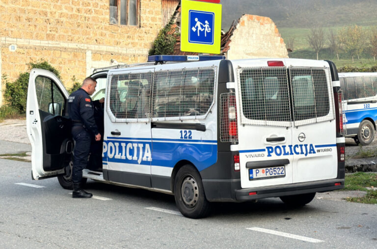 Drama na granici: Maloljetnik iz Srbije švercovao robu na kvadu