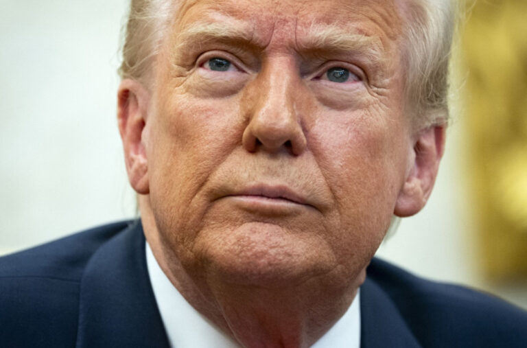 Trump se hitno oglasio: Razgovaraću sa obojicom, rat se završava