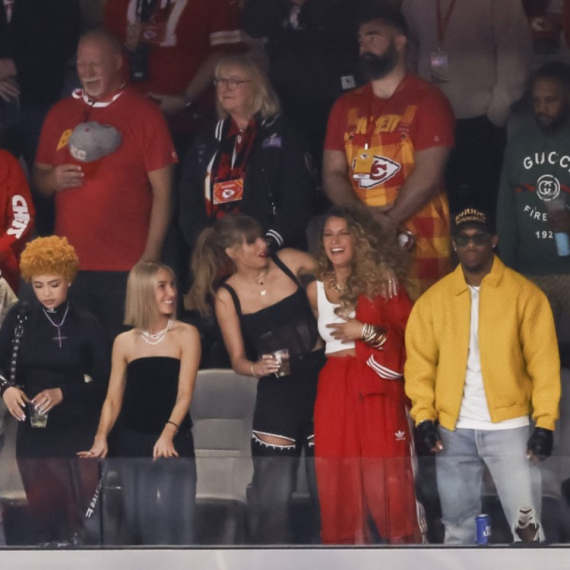 Blejk Lajvli i Tejlor Svift zakopale ratne sekire