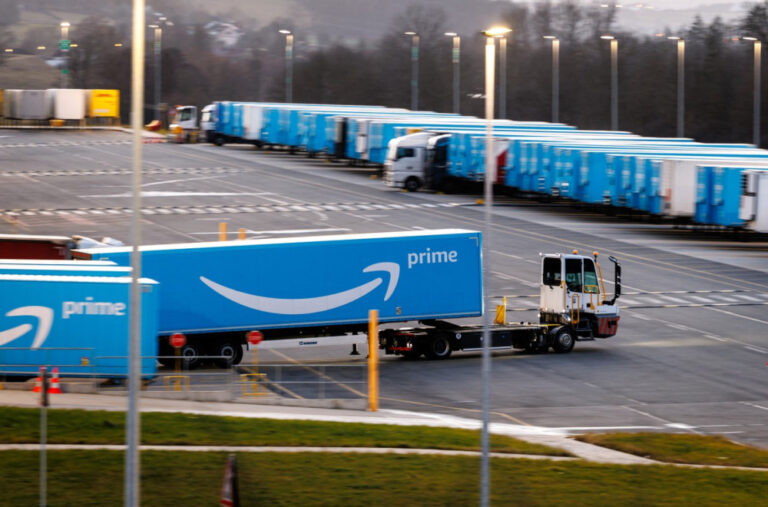 Trampov „granični car“: Deportacija treba da bude kao „Amazon Prime“ za ljude