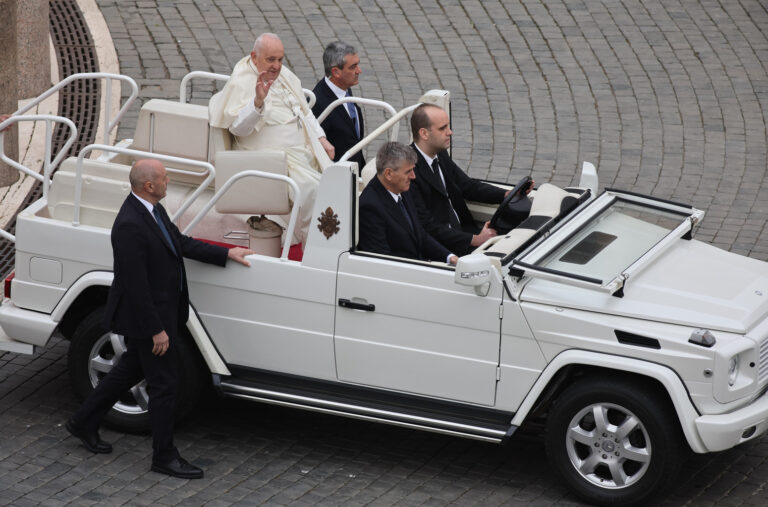 Papa Franja je bio inspiracija za brojne filmove: Ovi će vam se sigurno dopasti