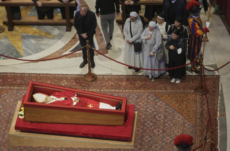 Objavljena stroga pravila za sahranu pape Franje