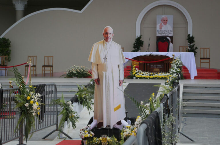 Papa Franja uzdrmao crkvene redove kao niko: Da li ste čuli za zloglasnu belešku 351? FOTO/VIDEO