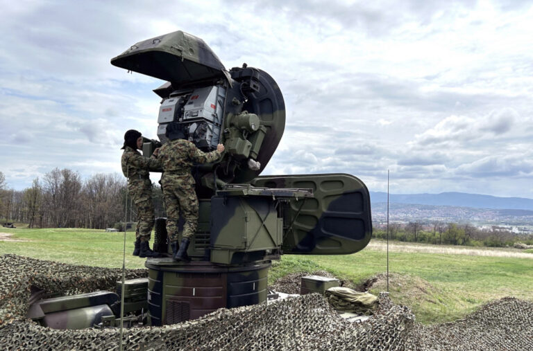 Poginuo padobranac Vojske Srbije: Povređen prilikom prizemljenja, umro u bolnici