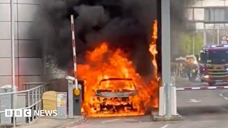 Odjeknula eksplozija na aerodromu: Automobil u plamenu; Procurili uznemirujući snimci
