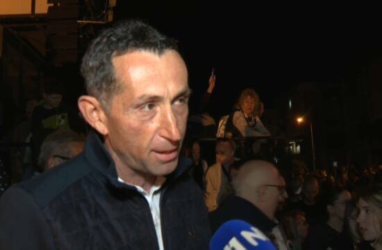 Otac biciklistkinje na dočeku: Samo studenti i njihova čistota mogu da doprinesu miru i blagostanju