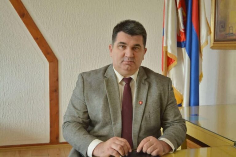 Načelnik opštine Lopare Rado Savić čestitao Vaskrs