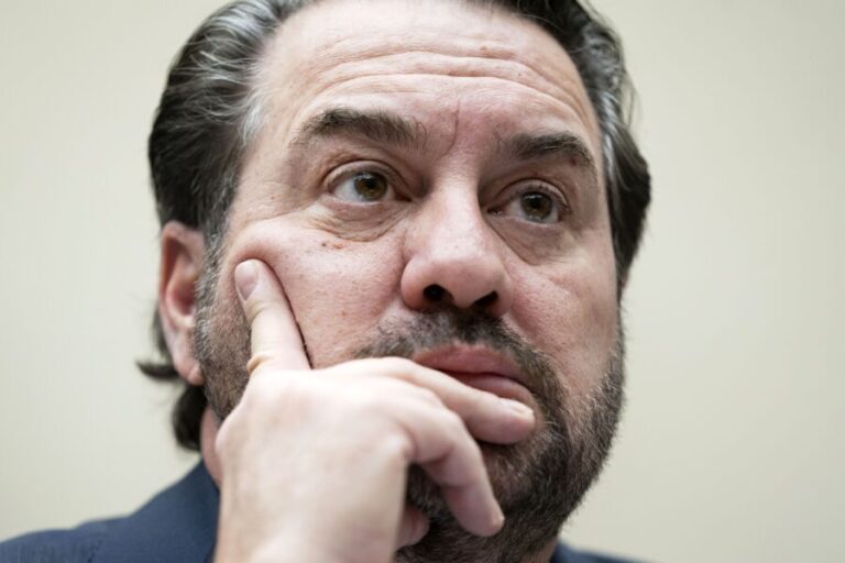 Novi ambasador SAD u Srbiji proslavio Uskrs u pravoslavnoj crkvi