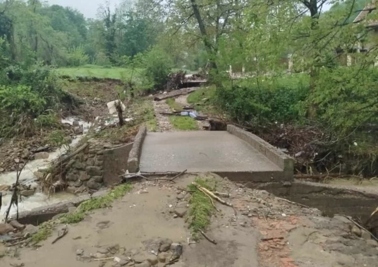 Jako nevrijeme izazvalo štetu na području opštine Lopare, posebno u Puškovcu i Tobutu
