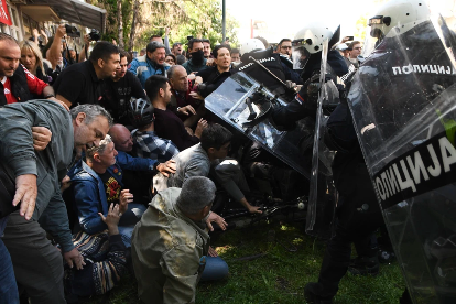 Eskalacija nasilja u Novom Sadu: Hronika najavljenog pendrečenja