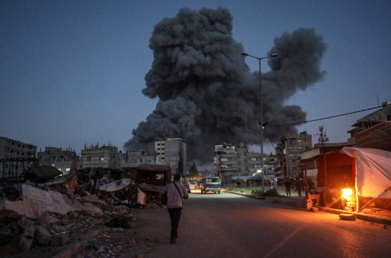 Razaranje: Udaraju svim silama