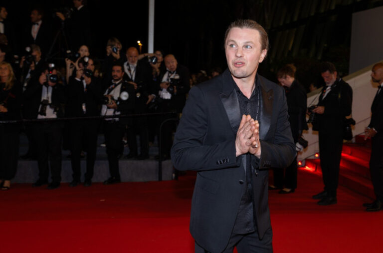 Poznati glumac uhapšen: Optužen da je bivšu djevojku tukao ciglom i silovao