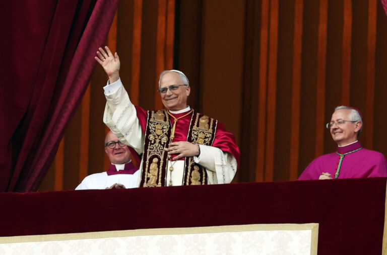 Internet „gori“ zbog izbora novog pape: „Tramp mora da je ljut“ FOTO