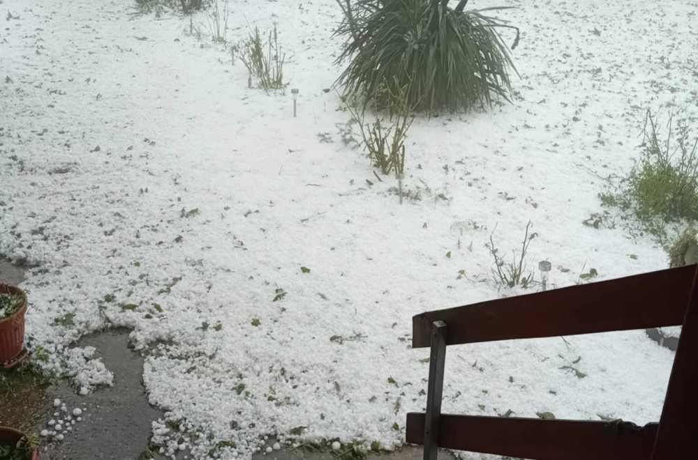 Sve je uništeno, ovo je užas; Nezapamćeno nevreme potuklo šumadijska sela FOTO