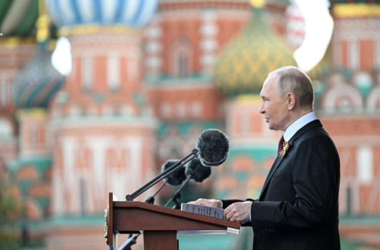 Putin u nesvakidešnjem izdanju; Ovako je ruski predsednik zahvalio severnokorejskim vojnicima VIDEO