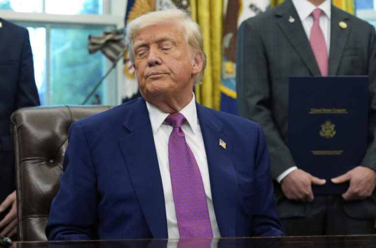 Zabrinuti obaveštajci: Tramp nas uopšte ne zove