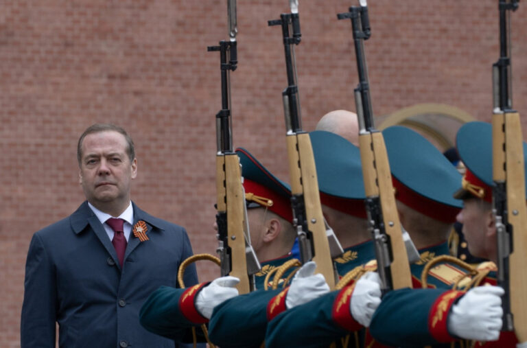 Medvedev zaprijetio: Mogli smo da upotrijebimo specijalno oružje