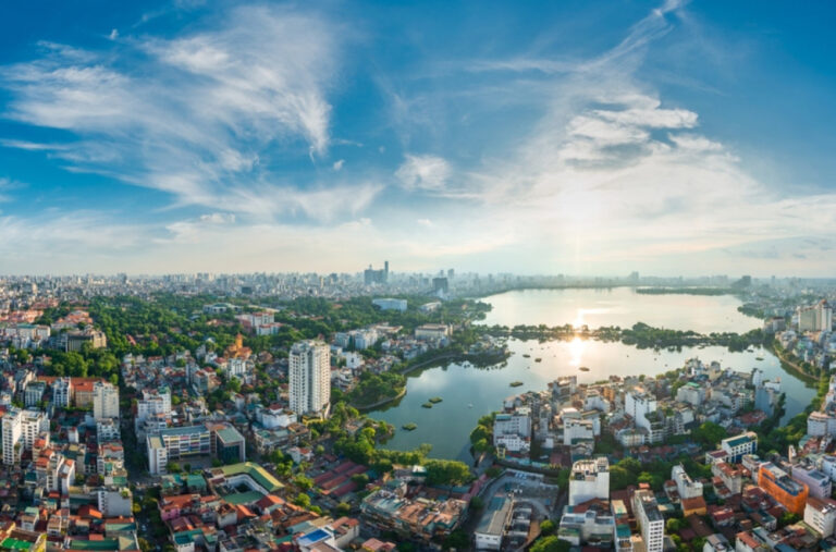 Od zemlje u plamenu, do zemlje u usponu; Nestvarna priča o uspehu „Čarlijevaca“