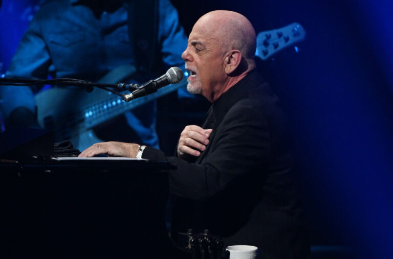 Legendarni muzičar ima ozbiljan problem: Otkrivena mu bolest koja utiče na mozak FOTO