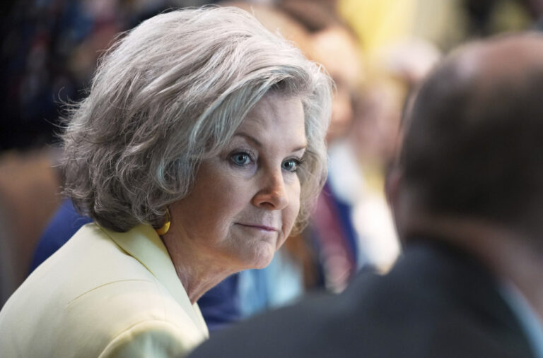 Hakovan telefon šefice kabinete Bijele kuće