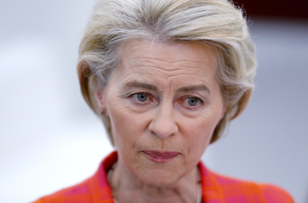 Orban nemilosrdan, udario na Ursulu fon der Lajen: Sramota!