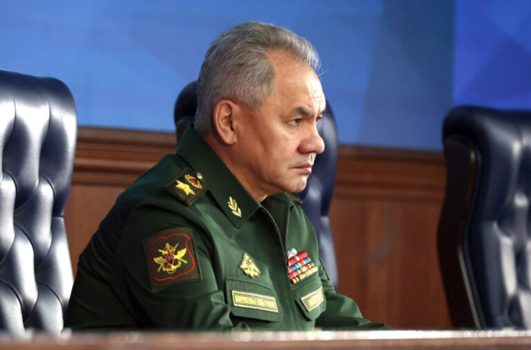 Šojgu: Kijev pribjegava teroru, civile koristi kao „živi štit“