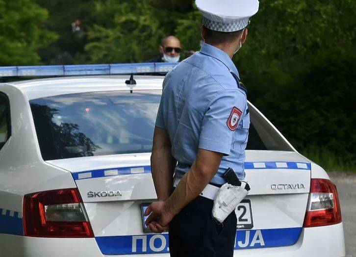 Psovao ispred kafića u Čelincu, oduzet mu nož