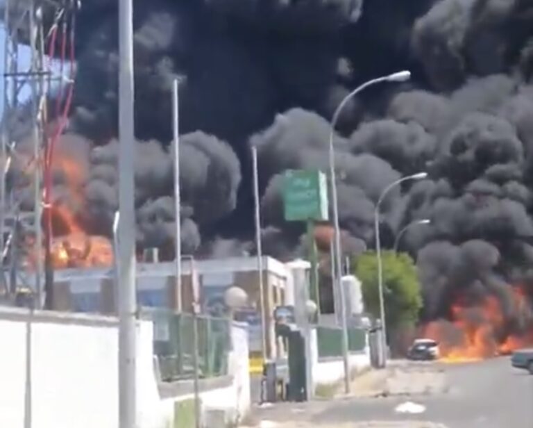 Ogroman požar; Šire se stravični snimci; Naredba za 80.000 ljudi: „Ostanite kući“ FOTO