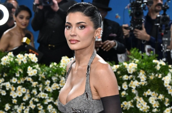 Vreli bikini istakao raskošne obline lijepe bogatašice, zli jezici kažu da se opet operisala FOTO