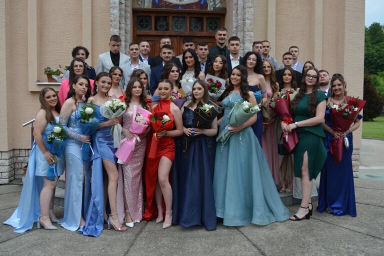 Lopare:,Defile maturanata Srednjoškolskog centra „Vuk Karadžić“