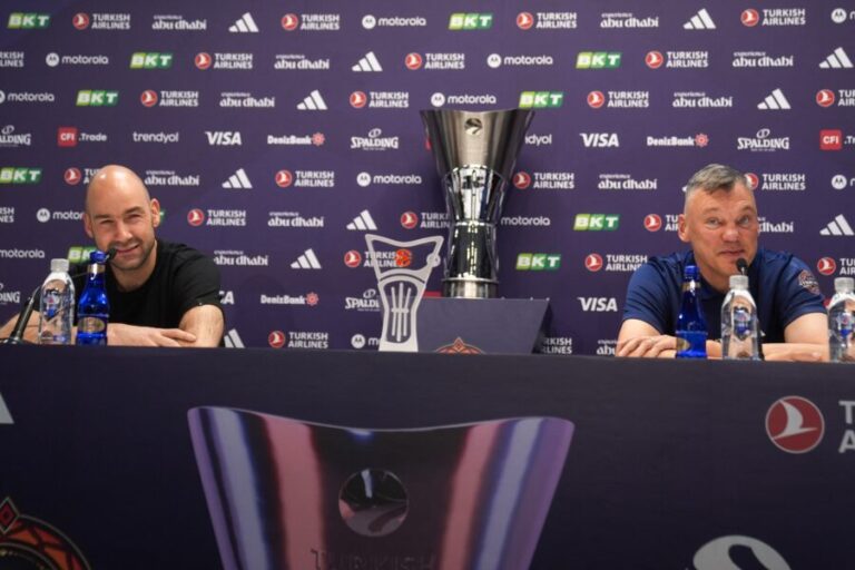 Šou pred finale Evrolige zbog sms poruka Željka Obradovića, Jasikevičus i Spanulis nasmijali pres salu