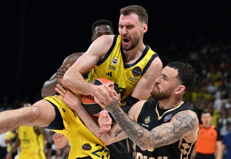 Gudurić heroj Fenera, spektakularnom trojkom potvrdio Fenerbahčeovu titulu prvaka Evrope