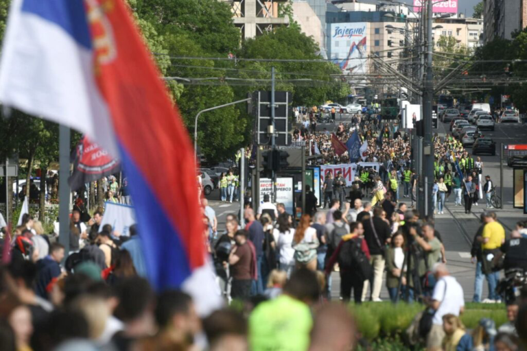 „Izađi, IZBORI se“ – veliki studentski protest u Beogradu