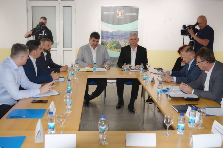 Na sastanku sa narodnim poslanicima zatražena podrška da se građanska inicijativa nađe u NSRS