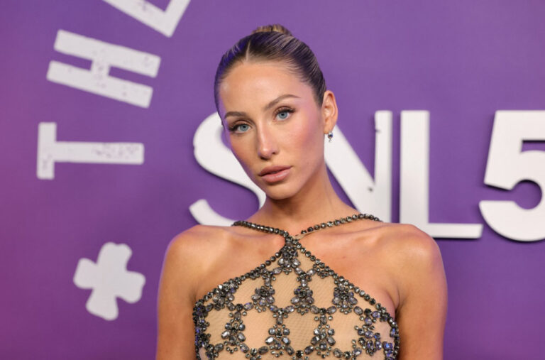 Američku tiktokerku koja je posjetila Hvar „razapeli“ na mrežama: „Uključi bojler“ VIDEO