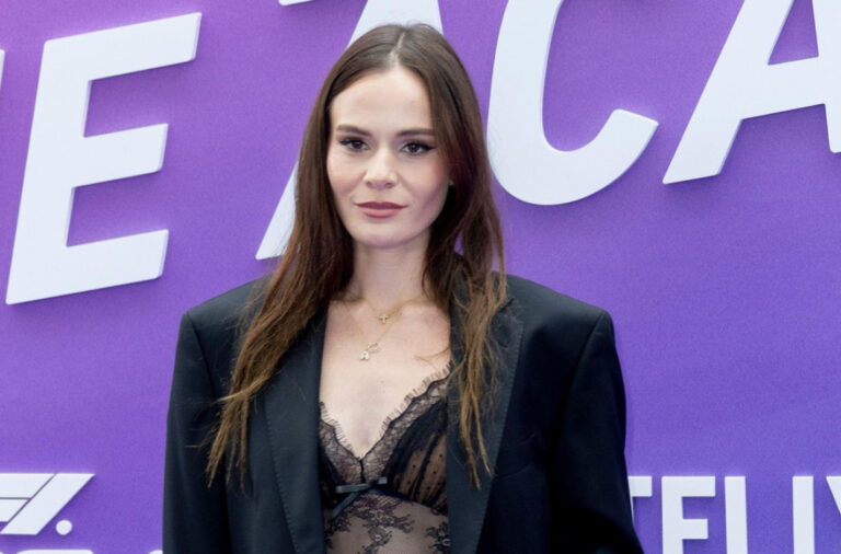 U najseksi bikiniju mami uzdahe, a ostali joj poručuju – blago tvom mladiću FOTO