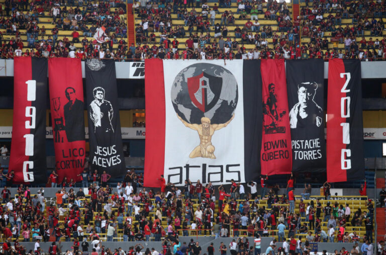 Brutalni Argentinci – ispisnice za djecu zbog slike sa igračem najvećeg rivala