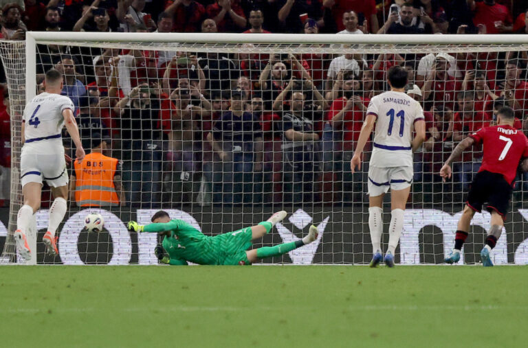 Albanija-Srbiia: Mitrović katastrofalan, Petrović spasio Srbiju, mreže miruju