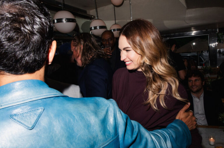 Afera sa 19 godina starijim zavodnikom ju je zamalo uništila, sad se pojavila u nikad kraćoj haljini FOTO