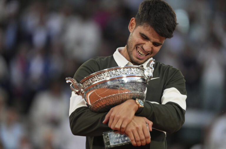 Istorijski spektakl: Šampion Alkaras srušio Sinera; "Veoma sam srećan"; "Rolan Garos je privilegija"