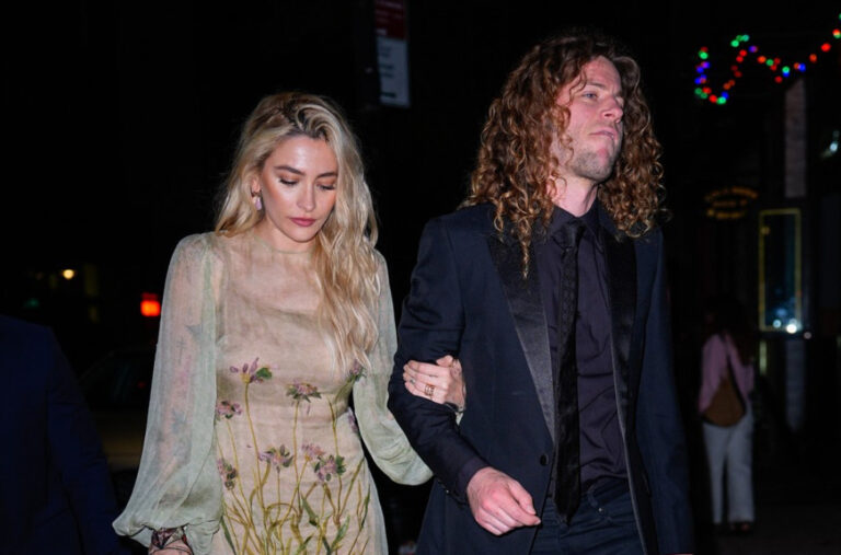 Umjesto skandala, modna magija: Ćerka Majkla Džeksona očarala haljinom FOTO