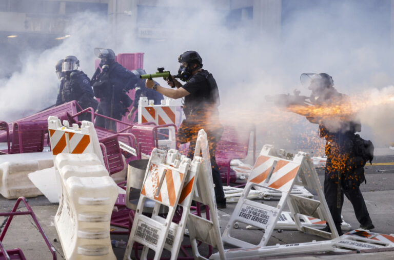 Demonstranti upali u Trampovu kulu VIDEO