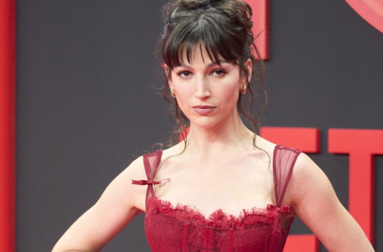 Halteri i mašnica na "nezgodnom" mjestu: Glumica oduševila seksi stajlingom FOTO